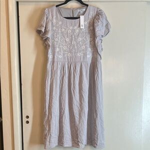 Polagram NWT Light Gray Midi Dress with Floral Embroidery Flutter sleeves L